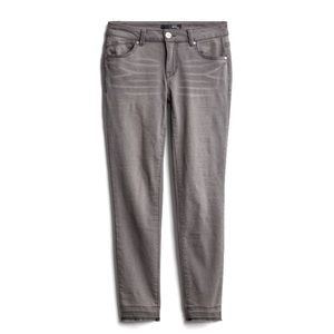 1822 Shelly released hem jeans